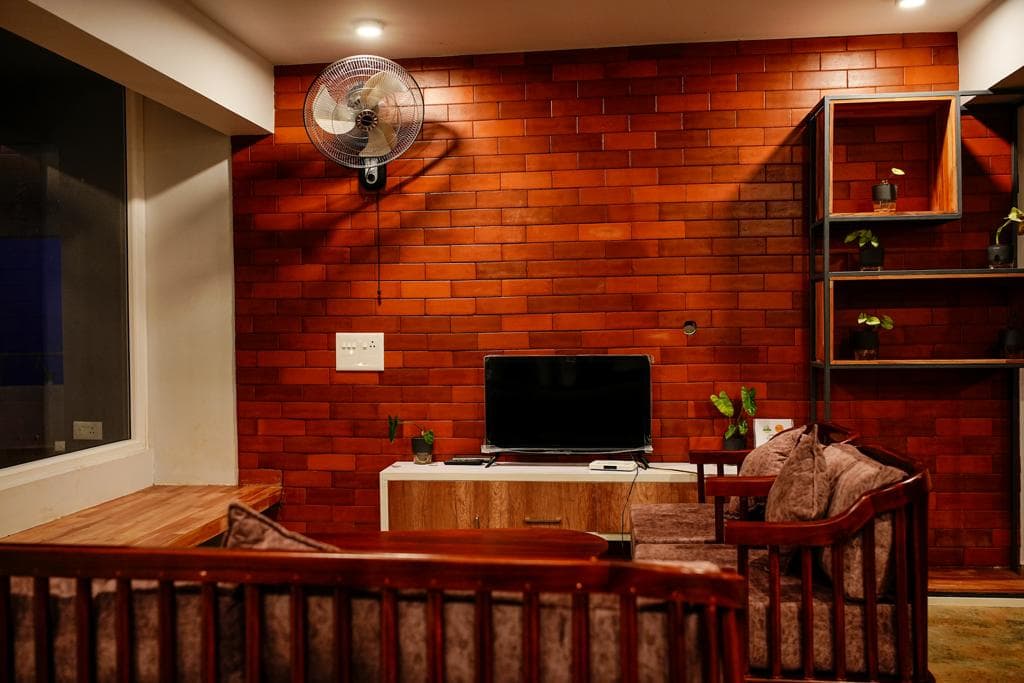 IZZAT INN VILLA - LIVING ROOM